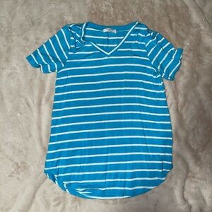 Zenana Outfitters Blue and White Striped Top